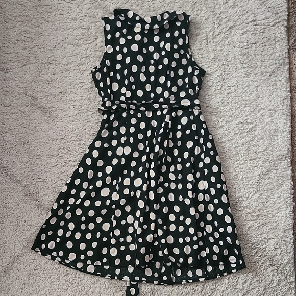 Black With White Polka Dot Sleeveless Women's Dress With Pockets! - Picture 4 of 6